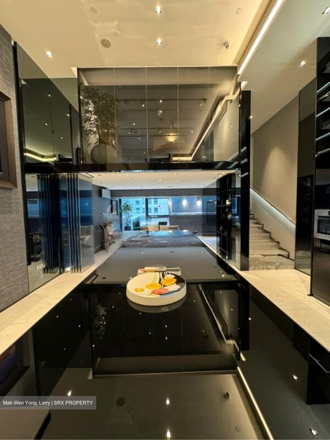 Tahir Building (D1), Office #473569531